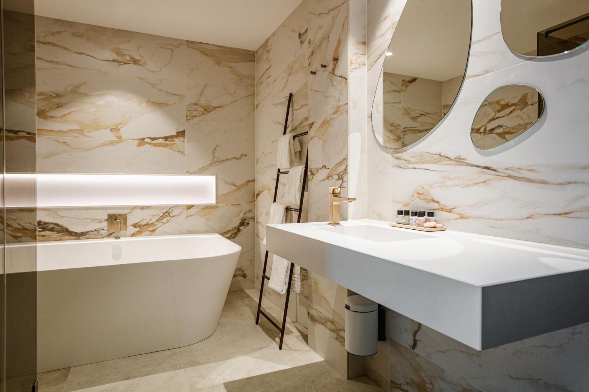 Van Der Valk Hotel Eindhoven-Бест Экстерьер фото